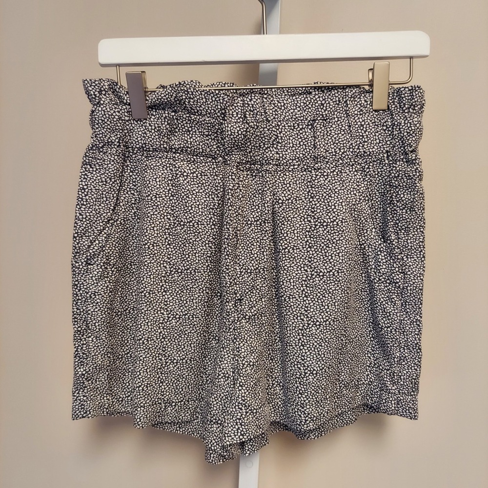 Thread & Supply Black Pebble Paperbag Waist Shorts Medium Womens Tavel Resort